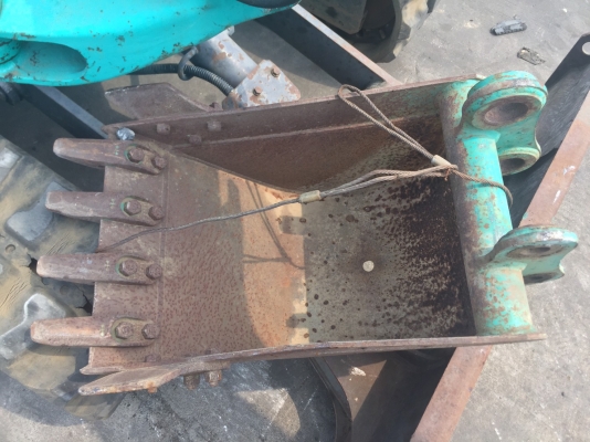 ????ขายบุ้งกี๋(เก่านอก) รูสลัก35มิล  ใส่รถขุดขนาดPc20-25-30-35      ????ราคา 12,000 บาท???? ☎️สนใจติดต่อ 096-3268553 (สถิตย์พันธ์) ????ID LINE 0963268553 ร้านรุ่งเจริญแทรกเตอร์ อำเภอพระพุทธบาท จังหวัดสระบุรี