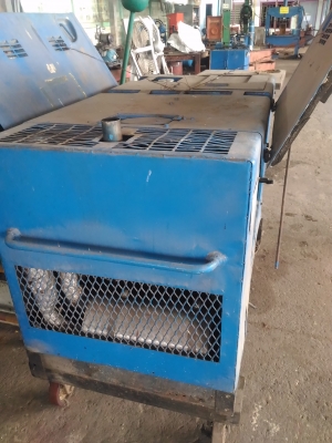 ขายปั้มลม ขนาด กลาง ใช้งานได้ครับ เครื่อง3สูบ