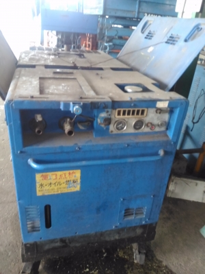 ขายปั้มลม ขนาด กลาง ใช้งานได้ครับ เครื่อง3สูบ