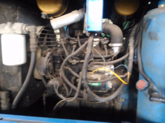 ขายปั้มลม ขนาด กลาง ใช้งานได้ครับ เครื่อง3สูบ