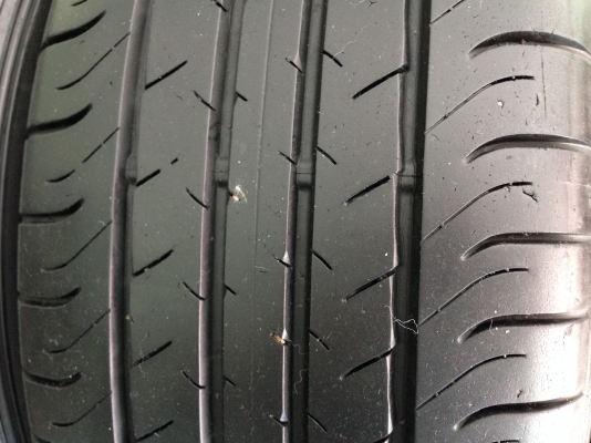 ขายยาง 215-55 r 17 2เส้น Dunlop ต้นปี 16