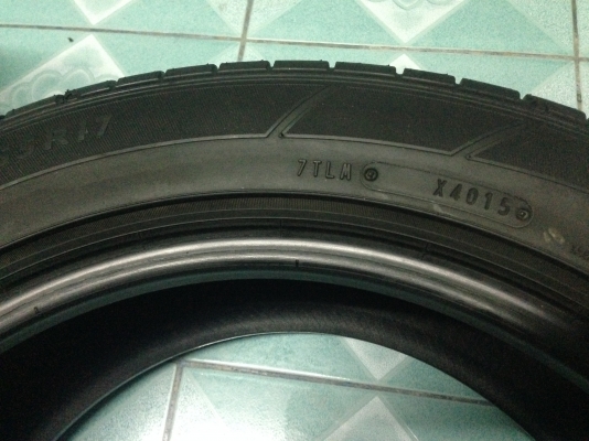ขายยาง 215-55 r 17 2เส้น Dunlop ต้นปี 16