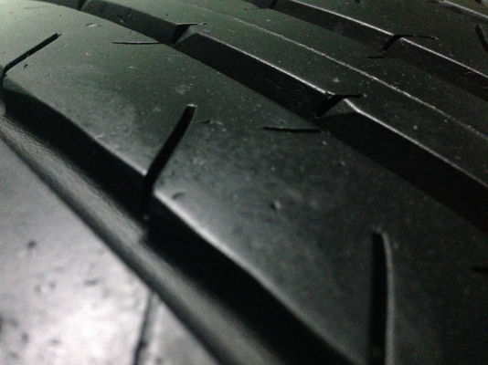 ขายยาง 215-55 r 17 2เส้น Dunlop ต้นปี 16