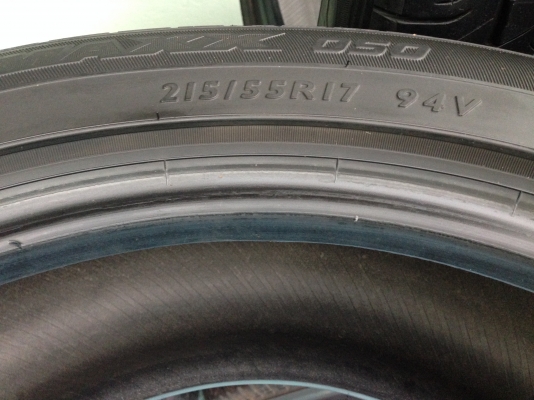 ขายยาง 215-55 r 17 2เส้น Dunlop ต้นปี 16