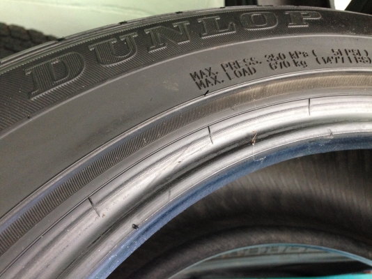 ขายยาง 215-55 r 17 2เส้น Dunlop ต้นปี 16