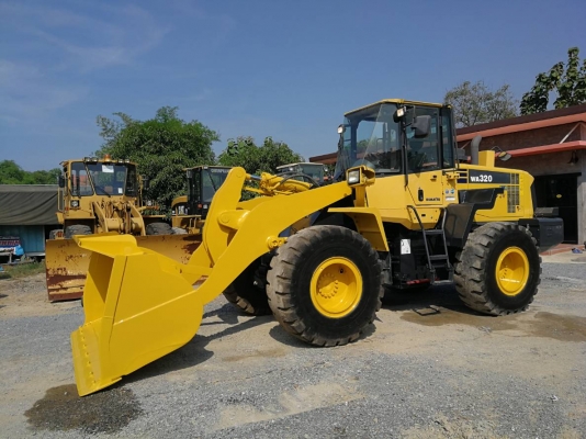 โปรโมชั่นครบรอบ 5ปี ขายถูก KOMATSU WA320-6 สภาพสวย นำเข้าจากญี่ปุ่น โทร.090-986-2521 อ๊อบ
