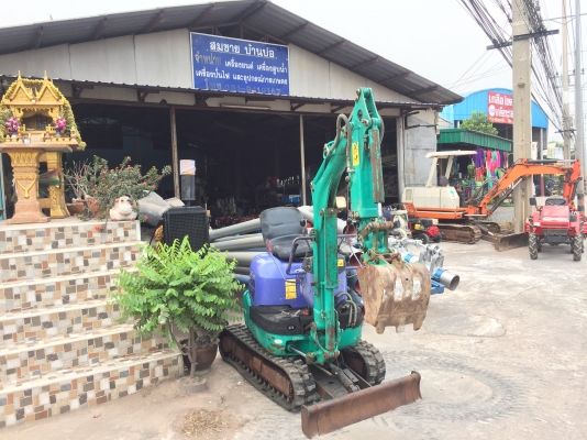 จัดส่งรถขุดจิ๋วไปเชียงใหม่เรียบร้อย รถขุดเล็กยอดนิยมสวยๆยังพอมี089-8374018