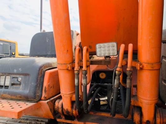 ขาย 1,850,000 แบคโฮบูมยาว 18 ม. HITACHI ZX210LC-1 ทำงาน 10,000 ชม. เครื่องดี ปั้มแรง เอวแน่น ช่วงล่างเต็ม แอร์หนาว เอกสารใบแจ้งจำหน่าย รถสวยพร้อมใช้งาน รถอยู่ ปทุมธานี สามโคก 090-772-3710 090-772-3708