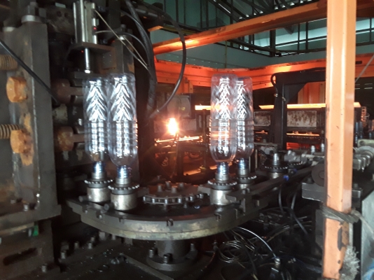 ขายเครื่องเป่าขวดพลาสติก PET ยังเดินงานอยู่ ของอินเตอร์แมท รุ่น 2000 cc.ความเร็ว 1500 ขวด/ชั่วโมง ขนาด 2 Cavity ขวดน้ำดื่มขนาด 600 cc.เครื่องจักรพร้อมใช้ รายการเครื่องจักรมีดังนี้ 1.เครื่องเป่าขวด PET ขนาด 2000 cc. ขนาด 2 Cavity กำลังการผลิต 15 ขายเครื่องเป่าขวดพลาสติก PET ยังเดินงานอยู่ ของอินเตอร์แมท รุ่น 2000 cc.ความเร็ว 1500 ขวด/ชั่วโมง ขนาด 2 Cavity ขวดน้ำดื่มขนาด 600 cc.เครื่องจักรพร้อมใช้ รายการเครื่องจักรมีดังนี้ 1.เครื่องเป่าขวด PET ขนาด 2000 cc. ขนาด 2 Cavity กำลังการผลิต 15