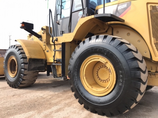 ขายรถตักล้อยาง CAT 950H ปี 2010 นำเข้าเองจากญี่ปุ่น สภาพสวยพร้อมใช้ มีVDOการทำงานครับ