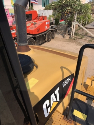 ขายรถตักล้อยาง CAT 950H ปี 2010 นำเข้าเองจากญี่ปุ่น สภาพสวยพร้อมใช้ มีVDOการทำงานครับ