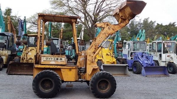 ต้องการขายรถตักล้อยางยี่ห้อtoyota-sDt8 รถนอกนำเข้าจากญี่ปุ่น ต้องการขายรถตักล้อยางยี่ห้อtoyota-sDt8 รถนอกนำเข้าจากญี่ปุ่น