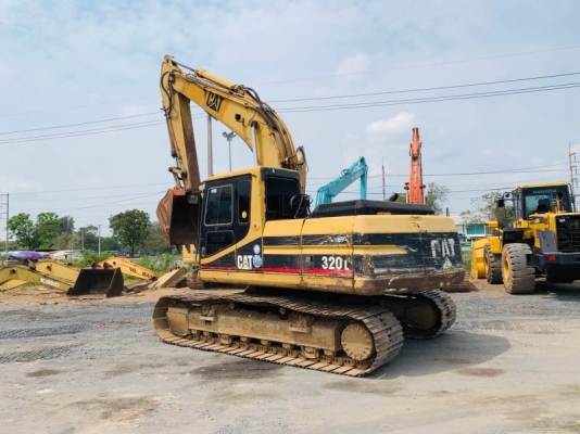 ขาย 850,000 CAT 320 Lเครื่องดี ปั้มแรง เอวแน่น ช่วงล่างเต็ม โซ่ใหม่ ใบแทรคสวย แอร์หนาว เอกสารอินวอยทร์ รถสวยพร้อมใช้งาน รถอยู่ ปทุมธานี สามโคก 090-772-3710 090-772-3708