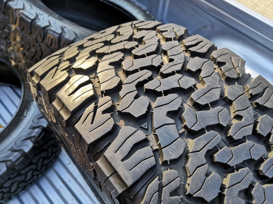 ลดราคา ยาง BF ko2 AllTerrain 265/60/18 ดอกหนวดสะพานเต็ม สภาพใหม่มาก 4เส้น ลดราคา ยาง BF ko2 AllTerrain 265/60/18 ดอกหนวดสะพานเต็ม สภาพใหม่มาก 4เส้น