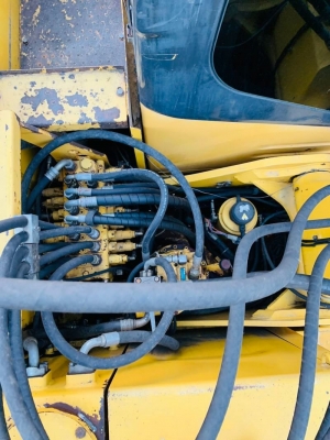 ขาย 1,850,000 แบคโฮล้อยาง KOMATSU pw 160-7 EO เครื่องดี ปั้มแรง เอวแน่น ช่วงล่างสวย ยางดี แอร์หนาว เอกสารแจ้งจำหน่าย รถสวยพร้อมใช้งาน รถอยู่ ปทุมธานี สามโคก 090-772-3710 090-772-3708