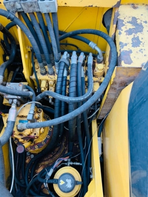 ขาย 1,850,000 แบคโฮล้อยาง KOMATSU pw 160-7 EO เครื่องดี ปั้มแรง เอวแน่น ช่วงล่างสวย ยางดี แอร์หนาว เอกสารแจ้งจำหน่าย รถสวยพร้อมใช้งาน รถอยู่ ปทุมธานี สามโคก 090-772-3710 090-772-3708