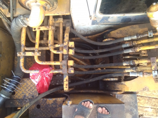 PC.  100-2.    มีลายแย็ก. แถมหัวแย็กให้ด้วย  บุ้งกีี้1ลูก   (มีวีดีโอให้ดู)   ช่วงล่างดี  โลเลอร์ ใหม่  ไม่มีแตก  ทัคลายมาก็ได้