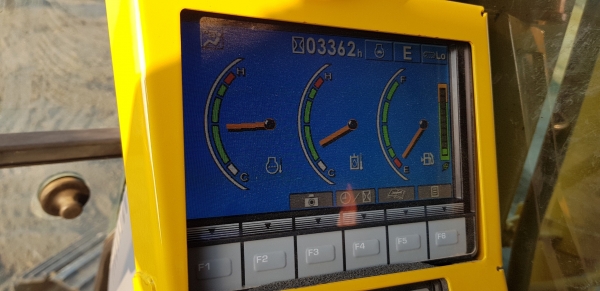 ขาย KOMATSU PC130-8 สวยๆ พร้อมใช้งาน สีเดิมทั้งคัน 3000 ชั่วโมง(PM7000ชม)  สนใจติดต่อโดยตรง 081-4283210