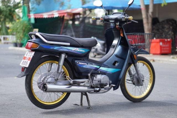 ร้าน วุฒิ นนบุรี ขาย HONDA ครีม100 สภาพสวยเดิมๆทะเบียนโอนเครื่องดีพร้อมใช้งาน