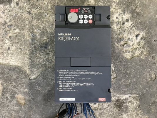 ขายอินเวอร์เตอร์ ปรับรอบมอเตอร์ Mitsubishi A700 3HP. 380V made in Japan สภาพสวยมากตัดตู้ พร้อมใช้งาน