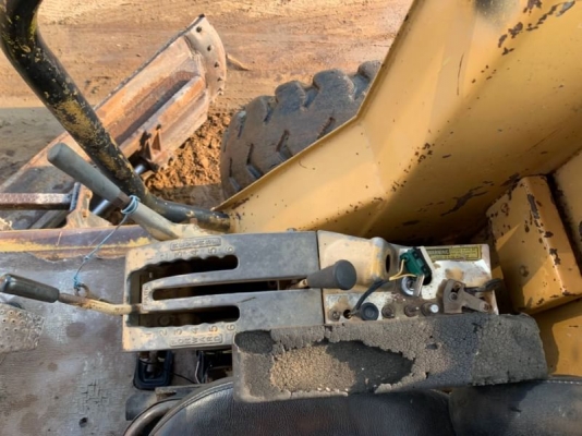 ขาย 1,380,000 รถเกรด CATTERPILAR 12 G ชีเรียลสูง 61M13830 เครื่อง 10 Z แรง ใบมีด 14 ฟุต สภาพสวยเก่านอก เอกสารเล่มทะเบียน รถสวยพร้อมใช้ รถอยู่ นครปฐม   090-772-3710 090-772-3708