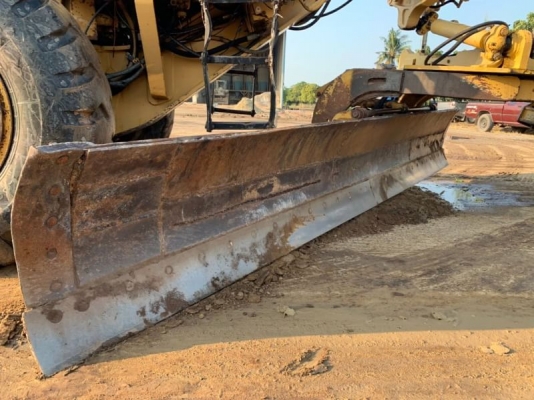 ขาย 1,380,000 รถเกรด CATTERPILAR 12 G ชีเรียลสูง 61M13830 เครื่อง 10 Z แรง ใบมีด 14 ฟุต สภาพสวยเก่านอก เอกสารเล่มทะเบียน รถสวยพร้อมใช้ รถอยู่ นครปฐม   090-772-3710 090-772-3708