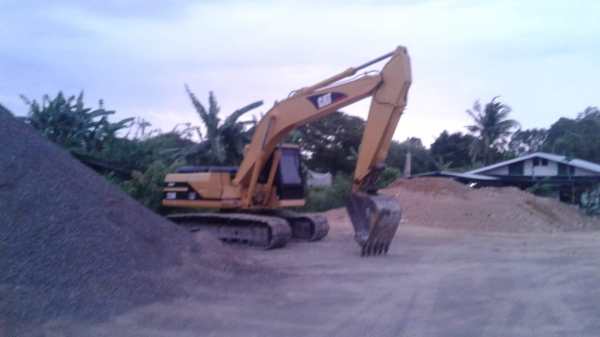 ขาย CAT 320 V2 เครื่องเดิม ปั๊มดี แอร์เย็น 13,000 ซม. เอกสารส่งเสริม รถพร้อมใช้งาน รถอยู่ อ. ท่าวุ้ง จ. ลพบุรี สนใจติดต่อได้ที่ โทร 0802719535 เบียร์ ขาย CAT 320 V2 เครื่องเดิม ปั๊มดี แอร์เย็น 13,000 ซม. เอกสารส่งเสริม รถพร้อมใช้งาน รถอยู่ อ. ท่าวุ้ง จ. ลพบุรี สนใจติดต่อได้ที่ โทร 0802719535 เบียร์