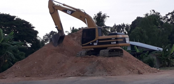 ขาย CAT 320 V2 เครื่องเดิม ปั๊มดี แอร์เย็น 13,000 ซม. เอกสารส่งเสริม รถพร้อมใช้งาน รถอยู่ อ. ท่าวุ้ง จ. ลพบุรี สนใจติดต่อได้ที่ โทร 0802719535 เบียร์ ขาย CAT 320 V2 เครื่องเดิม ปั๊มดี แอร์เย็น 13,000 ซม. เอกสารส่งเสริม รถพร้อมใช้งาน รถอยู่ อ. ท่าวุ้ง จ. ลพบุรี สนใจติดต่อได้ที่ โทร 0802719535 เบียร์