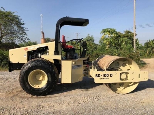 ขาย 875,000 รถบด2 เพลา   INGERSALLAND SD100D ทำงาน 4,523 ชม เครื่องดี ปั้มแรง ระบบสั่นแรง เอกสารอินวอยท์  รถอยู่ นครปฐม โทร 0610710295  สนใจ รายการสินค้า อื่นๆ ที่ เว็ปไชค์ Truck2Hand https://www.truck2hand.com/index.php?actions=content/search&amp;member_
