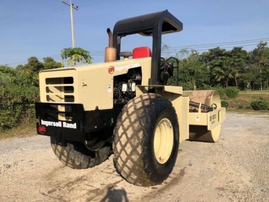 ขาย 875,000 รถบด2 เพลา   INGERSALLAND SD100D ทำงาน 4,523 ชม เครื่องดี ปั้มแรง ระบบสั่นแรง เอกสารอินวอยท์  รถอยู่ นครปฐม โทร 0610710295  สนใจ รายการสินค้า อื่นๆ ที่ เว็ปไชค์ Truck2Hand https://www.truck2hand.com/index.php?actions=content/search&amp;member_