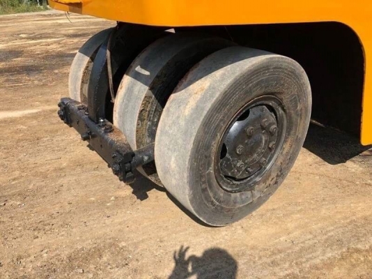 ขาย 495,000 รถบดล้อยาง 9 ล้อ SAKAI TS9 สภาพสวยสุดยอด พร้อมใข้ เครื่องดี เกียร์แรง ยางใหม่ เอกสารเล่มทะเบียน  รถอยู่  นครปฐม โทร 0610710295  สนใจ รายการสินค้า อื่นๆ ที่ เว็ปไชค์ Truck2Hand https://www.truck2hand.com/index.php?actions=content/search&amp;mem