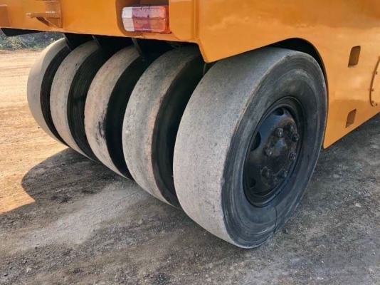 ขาย 495,000 รถบดล้อยาง 9 ล้อ SAKAI TS9 สภาพสวยสุดยอด พร้อมใข้ เครื่องดี เกียร์แรง ยางใหม่ เอกสารเล่มทะเบียน  รถอยู่  นครปฐม โทร 0610710295  สนใจ รายการสินค้า อื่นๆ ที่ เว็ปไชค์ Truck2Hand https://www.truck2hand.com/index.php?actions=content/search&amp;mem