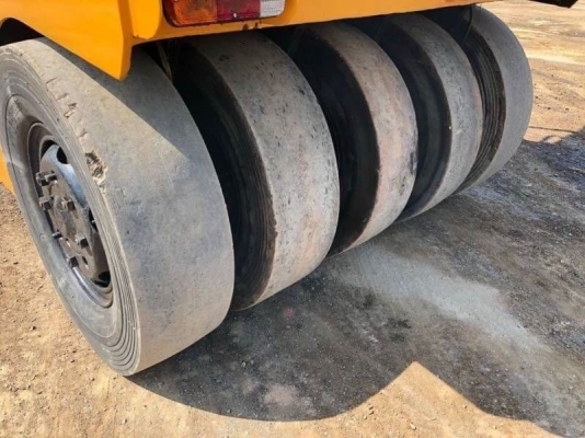 ขาย 495,000 รถบดล้อยาง 9 ล้อ SAKAI TS9 สภาพสวยสุดยอด พร้อมใข้ เครื่องดี เกียร์แรง ยางใหม่ เอกสารเล่มทะเบียน  รถอยู่  นครปฐม โทร 0610710295  สนใจ รายการสินค้า อื่นๆ ที่ เว็ปไชค์ Truck2Hand https://www.truck2hand.com/index.php?actions=content/search&amp;mem