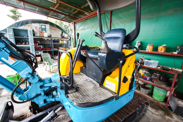 ขายรถแม็กโค สนใจติดต่อ 086-324-1992 086-775-7900