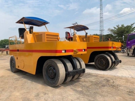 ขายเหมา 2 คัน  985,000 ขายแยกคันละ 495,000 รถบดล้อยาง 9 ล้อ SAKAI TS9 สภาพสวยสุดยอด พร้อมใข้ เครื่องดี เกียร์แรง ยางใหม่ เอกสารเล่มทะเบียน  รถอยู่  นครปฐม  โทร 0610710295  สนใจ รายการสินค้า อื่นๆ ที่ เว็ปไชค์ Truck2Hand https://www.truck2hand.com/index.ph