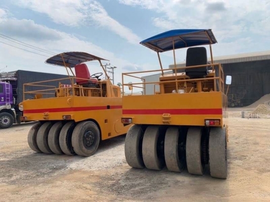 ขายเหมา 2 คัน  985,000 ขายแยกคันละ 495,000 รถบดล้อยาง 9 ล้อ SAKAI TS9 สภาพสวยสุดยอด พร้อมใข้ เครื่องดี เกียร์แรง ยางใหม่ เอกสารเล่มทะเบียน  รถอยู่  นครปฐม  โทร 0610710295  สนใจ รายการสินค้า อื่นๆ ที่ เว็ปไชค์ Truck2Hand https://www.truck2hand.com/index.ph