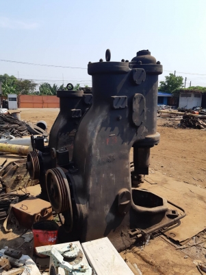 เครื่องตีเหล็ก Beche 200 k.g.