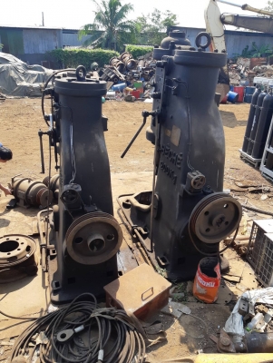 เครื่องตีเหล็ก Beche 200 k.g.