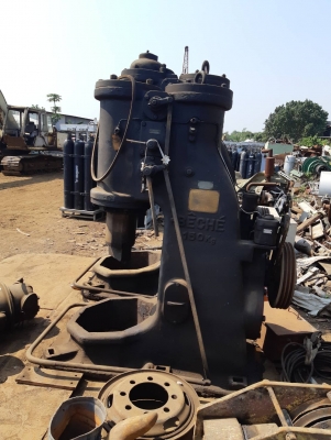 เครื่องตีเหล็ก Beche 200 k.g.