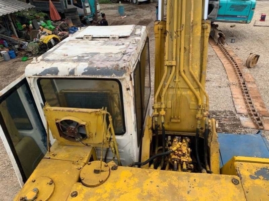 ขาย 455,000 บาท KOMATSU PC200-5 คอนโทรล สั้น เครื่องดี ปั้มแรง โช่หนา เอวใหม่ ไฟฟ้าครบ แอร์มี เอกสารเล่มทะเบียน รถอยู่  นครปฐม โทร 0610710295  สนใจ รายการสินค้า อื่นๆ ที่ เว็ปไชค์ Truck2Hand https://www.truck2hand.com/index.php?actions=content/search&amp;