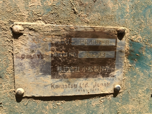 มี VDO ให้ชม.รถแบคโฮ KOMATSU PC40R-8 เอกสารอินวอย ราคา 300000