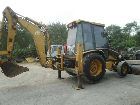 ขายรถตักหน้าขุดหลัง CAT 424 D เอกสารเล่ม ราคา 650000