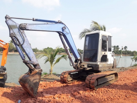 ขายจ้า..MITSUBISHI MM45B. เก่าใน สภาพดี เดิมๆๆ แอร์เย็น ใช้งานมาแค่ 6,xxxชั่วโมง โทร 089-3818694จ๊อย