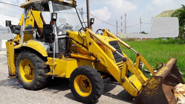 ขาย รถตักหน้าขุดหลัง JCB 3CX เล่มทะเบียน ราคา 320,000 บาท 084-5424150