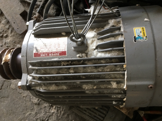 ขายมอเตอร์ซื้อมากระดาษไช้ไม่นานยังไช้ใด้ปกติอยู่ขาย5500รวมส่ง