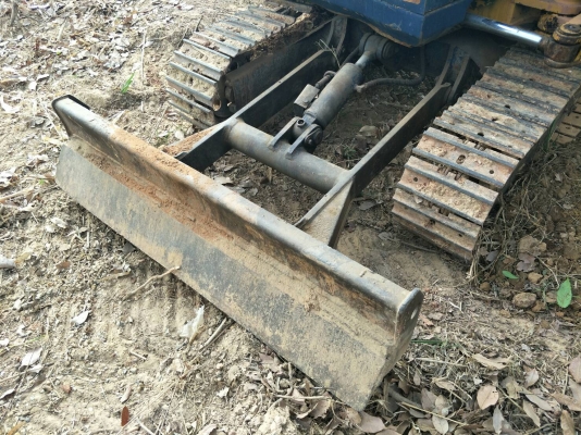 มี VDO ให้ชม.รถแบคโฮ KOMATSU PC30-5 มีที่ปรับระบบขับคอลโทรลมือ ราคา 150000