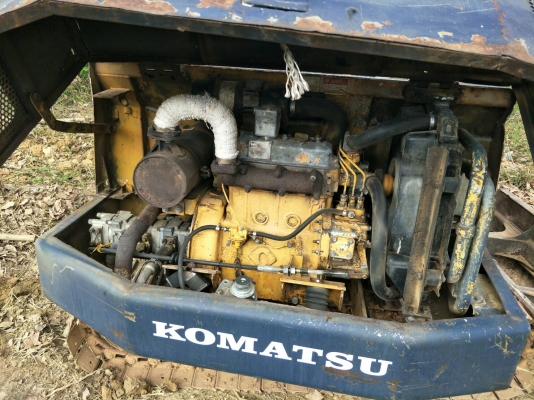 ขายรถแบคโฮ KOMATSU PC30-5 มีระบบปรับมือคอลโทรล ราคา 150000