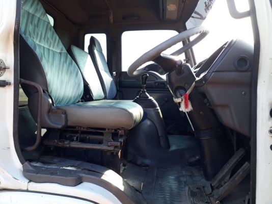 ขาย ISUZU 6 ล้อ ตู้ 10 บาน ปี 48 เครื่อง 200 ยาว 7.2 ม. เครื่องดี ยางดี คัสซีสวย ราคา 760,000 บาท ติ
