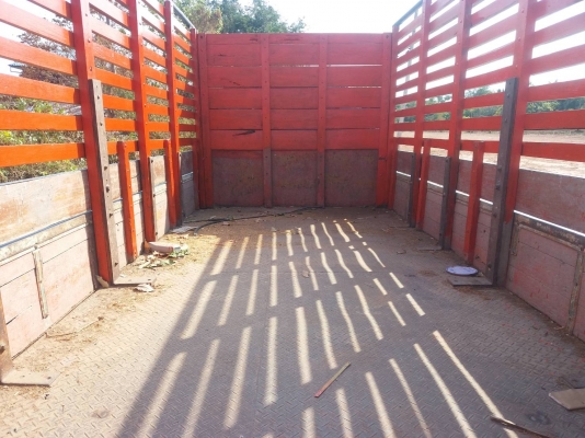 ขายรถบรรทุก6ล้อKS-32   เครื่อง110 Fหลัง เกียร์ร็อค กระบะยาว5เมตร คอกไม้ประดู่ทั้งคัน