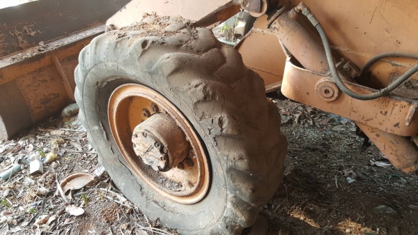 ขาย รถตัก KOMATSU JH30B เครื่องยนต์ DA120 6 สูบ รถจอดไว้นานแล้ว ขายตามสภาพ ราคาต่อรองได้ ขาย รถตัก KOMATSU JH30B เครื่องยนต์ DA120 6 สูบ รถจอดไว้นานแล้ว ขายตามสภาพ ราคาต่อรองได้